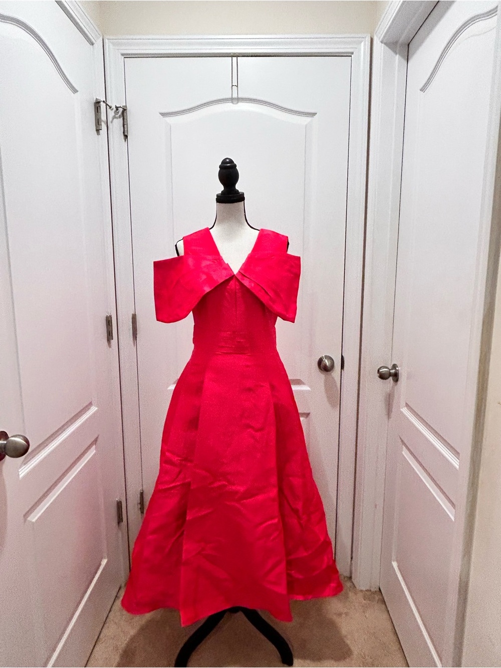Kaimilan Rose Red Cold Shoulder Fit & Flare Midi Dress NWT Size 6